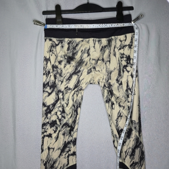 Lululemon Run: Inspire Crop 2 Great Granite Black Mohave Tan Leggings Size 6 - Picture 3 of 8